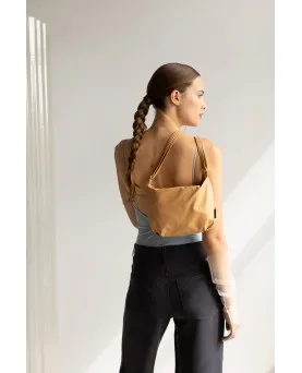 Bolso Tinne + Mia cross body baggy clay