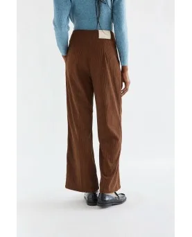Pantalón Compañía Fantástica pana doble botón marrón