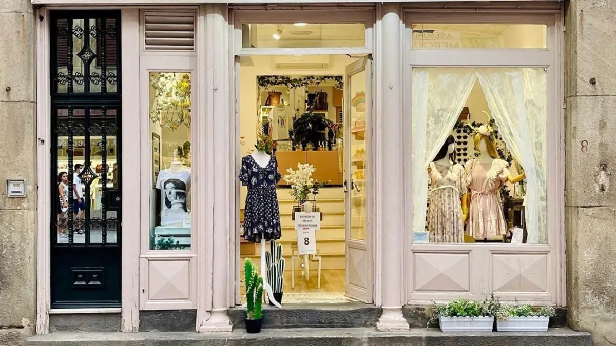 Fachada de Señorita Naif, concept store en la Plaza del Poeta Iglesias de Salamanca